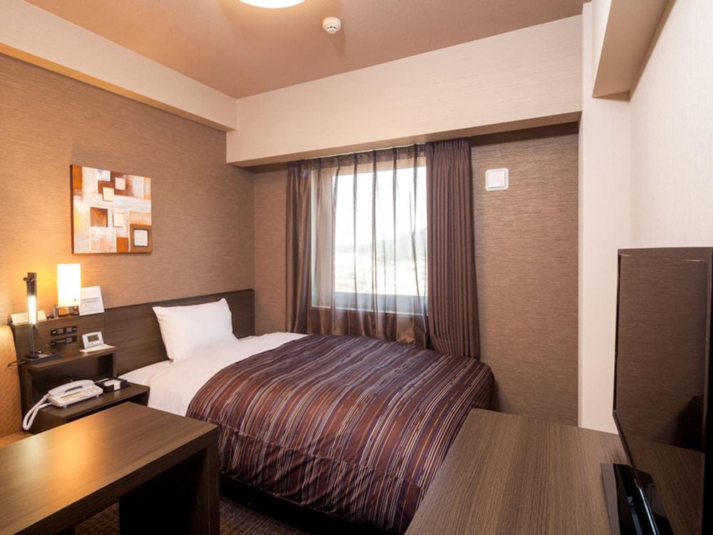 Toyoko Inn Higashi-Hiroshima Saijo Ekimae Exterior photo
